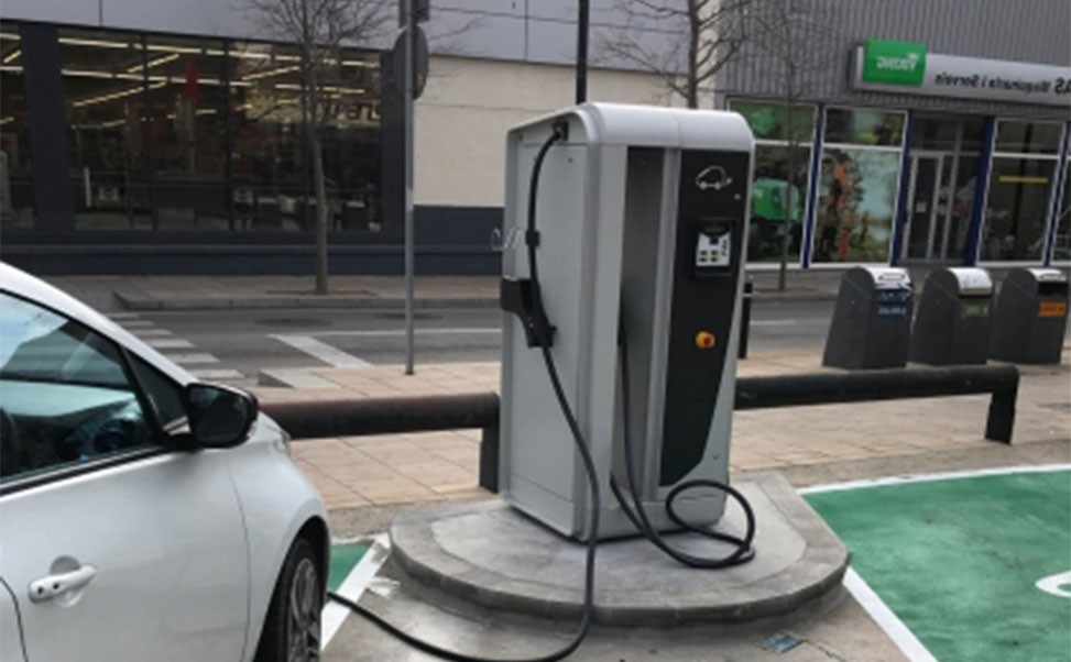 電動汽車充電樁安裝維護與投入產出分析